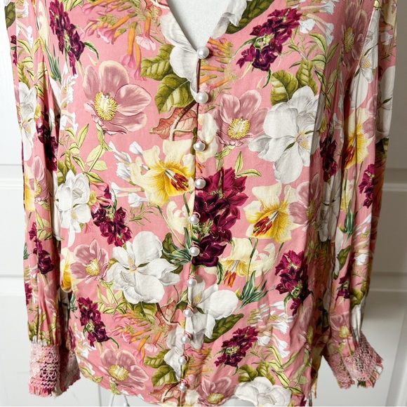 Alice + Olivia Floral-Printed Blouse with Jewel Buttons (size M) - Picture 8 of 13
